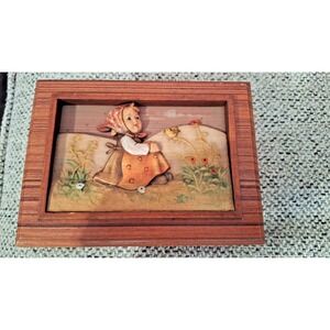 Goebel Hummel Music Box "In Tune" Third Edition Works 1987 Reuge No. 03171‎